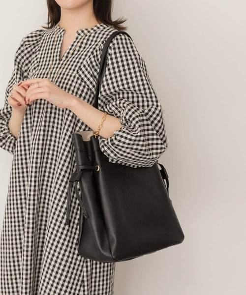 RODE SKO(ロデスコ)の「キンチャク風トートバッグ(トートバッグ・レディース・ブラック/アイボリー/シルバー/キャメル/ブルー/オリーブ・ONE)」の13枚目の写真