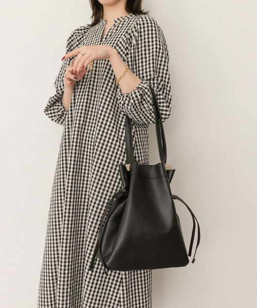 RODE SKO(ロデスコ)の「キンチャク風トートバッグ(トートバッグ・レディース・ブラック/アイボリー/シルバー/キャメル/ブルー/オリーブ・ONE)」の18枚目の写真