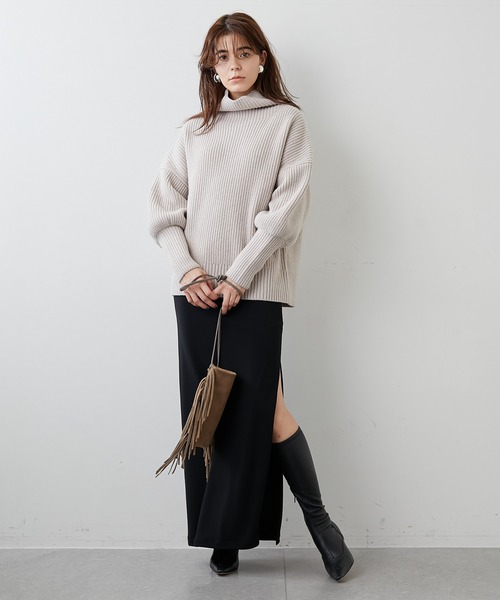 Whim Gazette(ウィムガゼット)の「ハイネックボリュームスリーブプルオーバー(ニット/セーター・レディース・オフホワイト/サンドベージュ・FREE)」の22枚目の写真