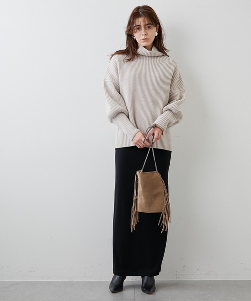 Whim Gazette(ウィムガゼット)の「ハイネックボリュームスリーブプルオーバー(ニット/セーター・レディース・オフホワイト/サンドベージュ・FREE)」の13枚目の写真