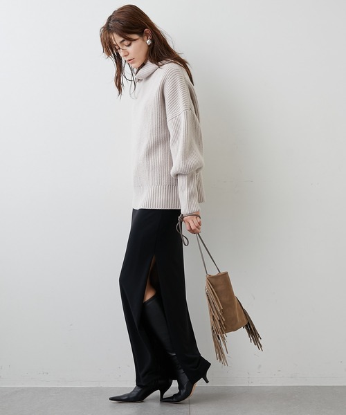 Whim Gazette(ウィムガゼット)の「ハイネックボリュームスリーブプルオーバー(ニット/セーター・レディース・オフホワイト/サンドベージュ・FREE)」の14枚目の写真