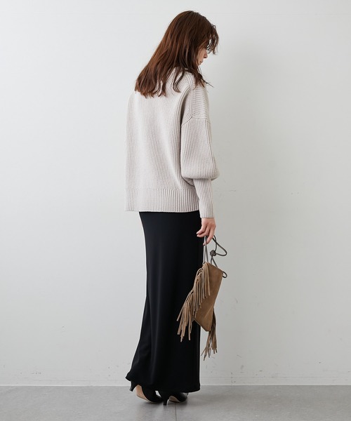 Whim Gazette(ウィムガゼット)の「ハイネックボリュームスリーブプルオーバー(ニット/セーター・レディース・オフホワイト/サンドベージュ・FREE)」の3枚目の写真