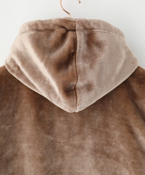 ADPOSION（アドポーション）の「フェイクファー ジップアップパーカー（パーカー・レディース・ブラック/ベージュ/ホワイト・LARGE/MEDIUM/X-LARGE）」の14枚目の写真