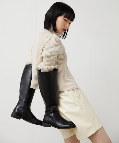 FEKETE(フェケテ)の「FEKETE VEGAN LEATHER SHORT PANTS(その他パンツ・レディース・ホワイト/ブラック・FREE)」の9枚目の写真