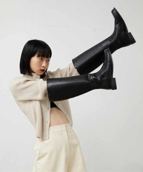 FEKETE(フェケテ)の「FEKETE VEGAN LEATHER SHORT PANTS(その他パンツ・レディース・ホワイト/ブラック・FREE)」の17枚目の写真