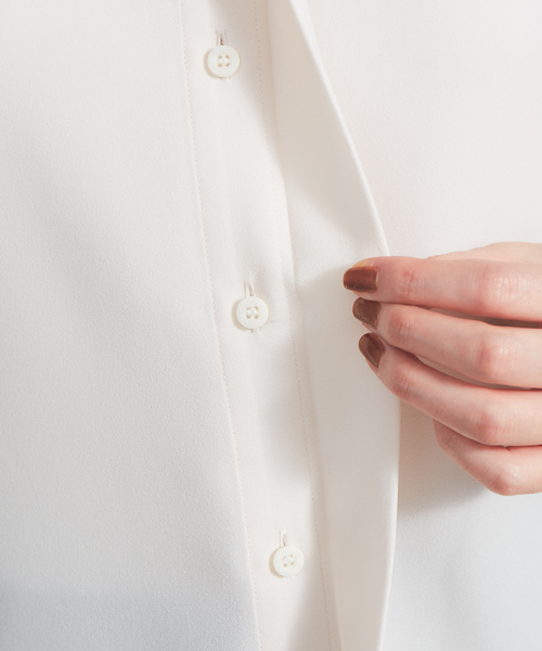 qualite（カリテ）の「【新色ブラック登場】ジョーゼットボリュームスリーブブラウス（シャツ/ブラウス・レディース・チャコールグレー/ベージュ/ブラック・フリー）」の8枚目の写真