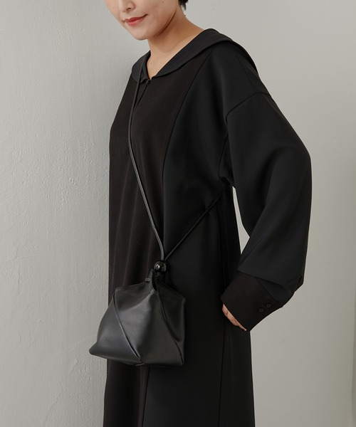 ear PAPILLONNER（イアパピヨネ）の「2WAYボックス型ショルダーバッグ