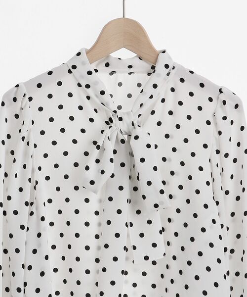 MAJESTIC LEGON（マジェスティックレゴン）の「とろみボウタイブラウス（シャツ/ブラウス・レディース・オフホワイト/ホワイト系その他/ブラック・MEDIUM）」の17枚目の写真