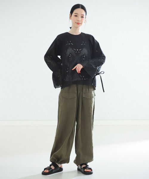 新品 ELIN エンブロハイネックブラウス BEAMS 新品 ELIN エンブロハイネックブラウス BEAMS