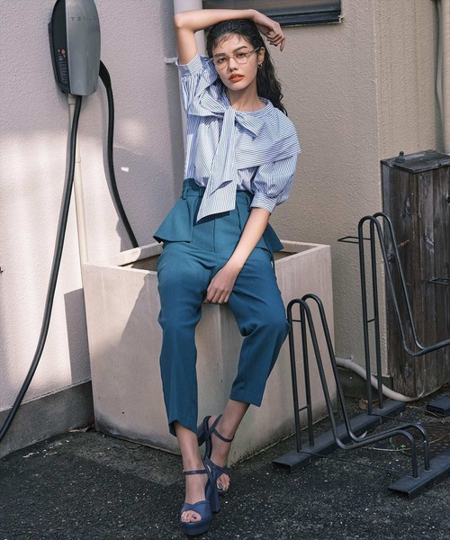 REDYAZEL(レディアゼル)の「ウエストペプラムパンツ(その他パンツ・レディース・ネイビー/サックスブルー/グリーン・SMALL/MEDIUM)」の4枚目の写真