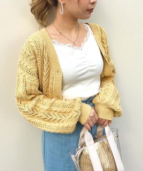 INGNI（イング）の「ショート丈Vネック透かしカーディガン（カーディガン/ボレロ・レディース・イエロー/アイボリー/ピンクベージュ・M）」の14枚目の写真