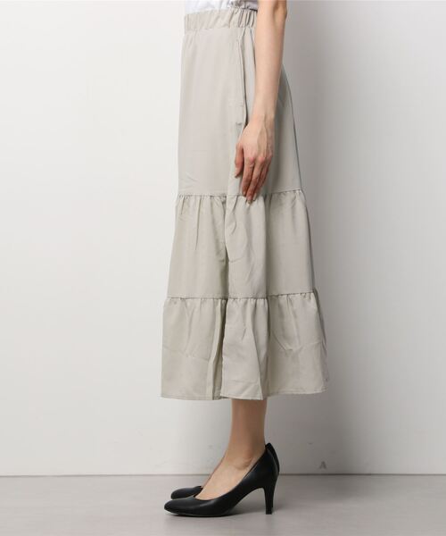 IGNIO(イグニオ)の「イグニオ 3段ティアードスカート(スカート・レディース・ホワイト×ブラック/ベージュ・L/M/XL/S)」の3枚目の写真