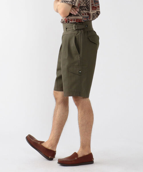 BEAMS PLUS（ビームスプラス）の「BEAMS PLUS / コットン ポリエステル カルゼ グルカ ショーツ（その他パンツ・メンズ・オリーブ/カーキ・S/M/XL/L）」の2枚目の写真