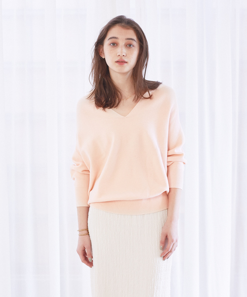 Rouge vif（ルージュヴィフ）の「ホールガーメントVネックプルオーバー（ニット/セーター・レディース・オフホワイト/ピンク/チャコールグレー・フリー）」の6枚目の写真