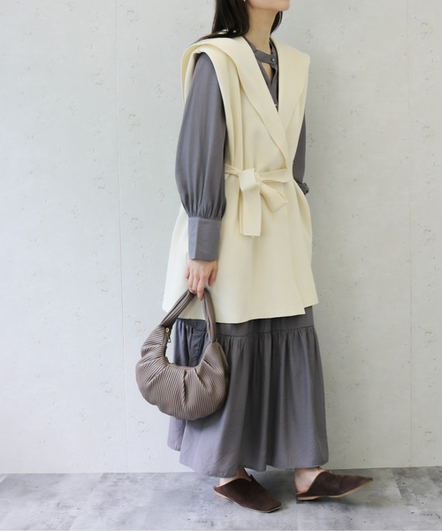 Per sist ence（パーシエンス）の「Per sist ence/パーシエンス　PUエンボスプリーツ ハーフムーンバッグ（ハンドバッグ・レディース・グリーン/グレイッシュベージュ/ブラック/アイボリー・FREE）」の12枚目の写真