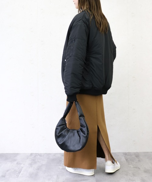Per sist ence（パーシエンス）の「Per sist ence/パーシエンス　PUエンボスプリーツ ハーフムーンバッグ（ハンドバッグ・レディース・グリーン/グレイッシュベージュ/ブラック/アイボリー・FREE）」の16枚目の写真