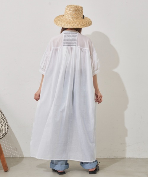 MERLOT（メルロー）の「カラーシャーリングワンピース（シャツワンピース・レディース・グリーン/ネイビー/ホワイト・FREE）」の4枚目の写真