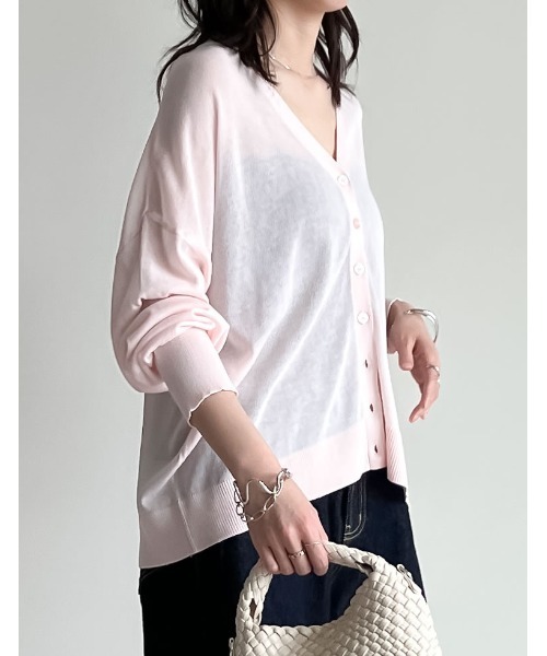 Re:EDIT（リエディ）の「[サステナブル][接触冷感]麻タッチシアーニットカーディガン（カーディガン/ボレロ・レディース・ブラック/ピンク/ブルー/グリーン/ホワイト/オレンジ/ブラック系その他/ブラウン/ホワイト系その他/ベージュ/チャコールグレー/ライトピンク・MEDIUM/LARGE）」の16枚目の写真