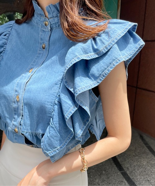 StyleSea(スタイルシー)の「デニムヨークフリルノースリーブブラウス(シャツ/ブラウス・レディース・ライトブルー/ブルー・MEDIUM)」の6枚目の写真