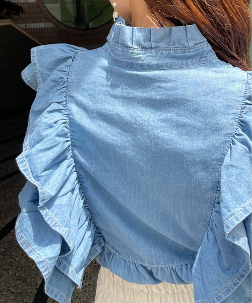StyleSea(スタイルシー)の「デニムヨークフリルノースリーブブラウス(シャツ/ブラウス・レディース・ライトブルー/ブルー・MEDIUM)」の8枚目の写真