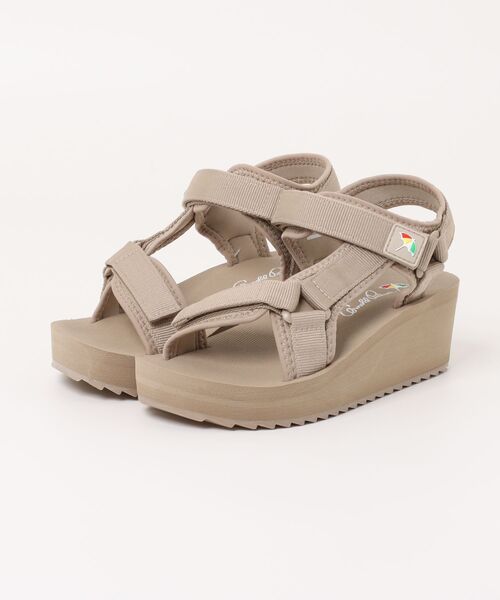 Arnold Palmer(アーノルドパーマー)の「【Arnold Palmer】 スポーツサンダル(サンダル・レディース・ブラック×ブラック/グレー/ブラウン/ベージュ・M/S/L/LL)」の1枚目の写真