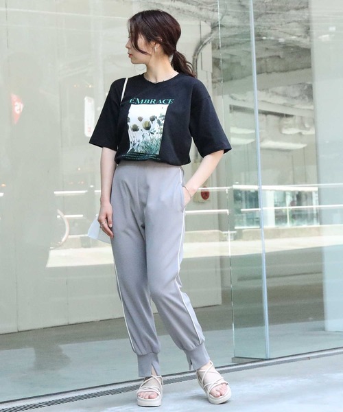 HONEYSUCKLE ROSE（ハニーサックルローズ）の「【HONEYSUCKLE ROSE】フォトプリントＴシャツ（Tシャツ/カットソー・レディース・ホワイト/ブラック/ブラック×パープル・M/L）」の22枚目の写真