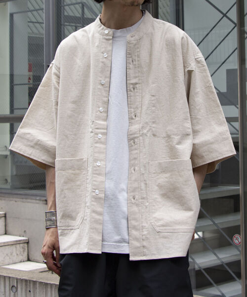 GLOSTER（グロスター）の「【GLOSTER/グロスター】ユーロミリタリー バンドカラービッグシャツ シャツアウター（シャツ/ブラウス・メンズ・キナリ/チャコールグレー/オリーブ・S/M/L）」の2枚目の写真