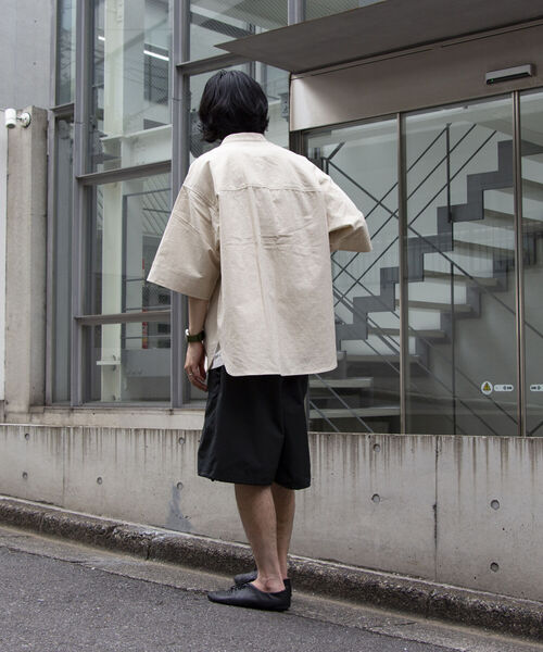 GLOSTER（グロスター）の「【GLOSTER/グロスター】ユーロミリタリー バンドカラービッグシャツ シャツアウター（シャツ/ブラウス・メンズ・キナリ/チャコールグレー/オリーブ・S/M/L）」の10枚目の写真