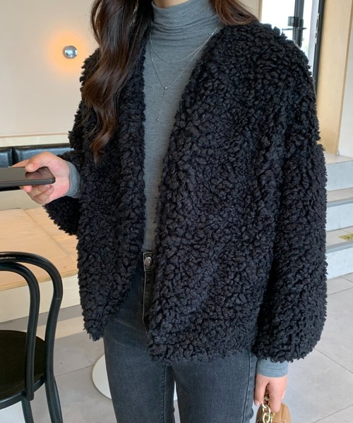 ECLIN（エクラン）の「ボリュームノーカラーボアブルゾン（ブルゾン・レディース・ブラック/ベージュ/モカ・FREE）」の11枚目の写真