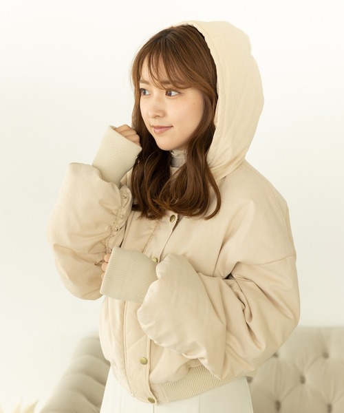 SLURR（スラ―）の「フードZIPブルゾン(中綿)（ブルゾン・レディース・アイボリー/ブラック・FREE）」の6枚目の写真