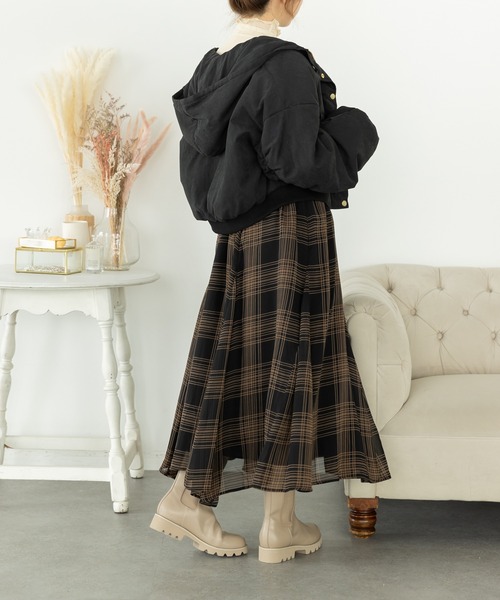 SLURR（スラ―）の「フードZIPブルゾン(中綿)（ブルゾン・レディース・アイボリー/ブラック・FREE）」の3枚目の写真