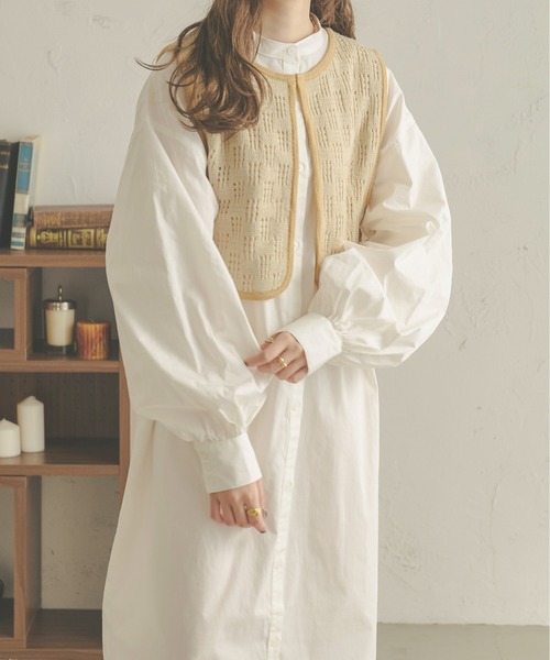 Ambre Neige(アンブルネージュ)の「透かし編みニットベスト/【WEB/EC限定商品】(ベスト・レディース・モカ/アイボリー・FREE)」の3枚目の写真