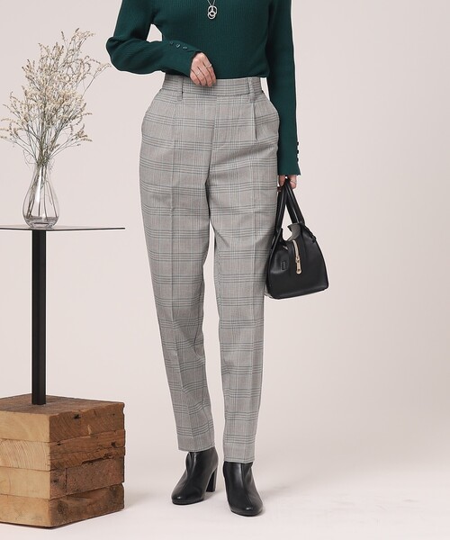 SHOO・LA・RUE（シューラルー）の「◆【美脚シルエット】裏面微起毛タック テーパードパンツ（その他パンツ・レディース・チャコールグレー/ブラック/ブルー/ブラウン系/ブラウン系2/ピンク系・10/02/03/01/05/04）」の12枚目の写真