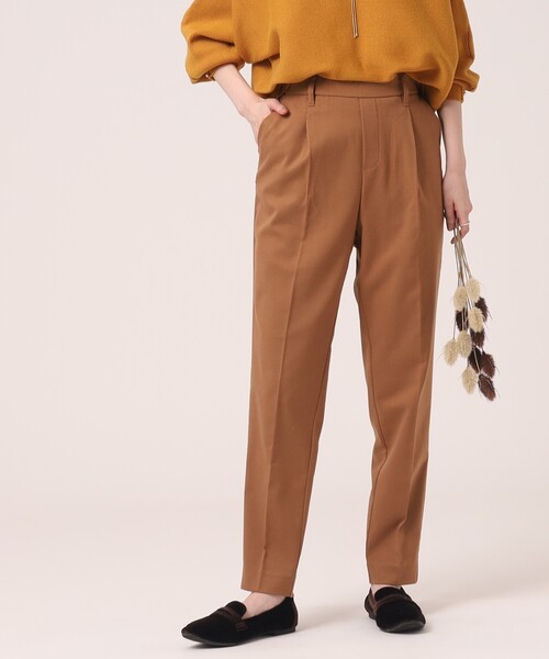 SHOO・LA・RUE（シューラルー）の「◆【美脚シルエット】裏面微起毛タック テーパードパンツ（その他パンツ・レディース・チャコールグレー/ブラック/ブルー/ブラウン系/ブラウン系2/ピンク系・10/02/03/01/05/04）」の13枚目の写真