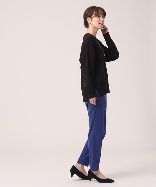 SHOO・LA・RUE（シューラルー）の「◆【美脚シルエット】裏面微起毛タック テーパードパンツ（その他パンツ・レディース・チャコールグレー/ブラック/ブルー/ブラウン系/ブラウン系2/ピンク系・10/02/03/01/05/04）」の14枚目の写真