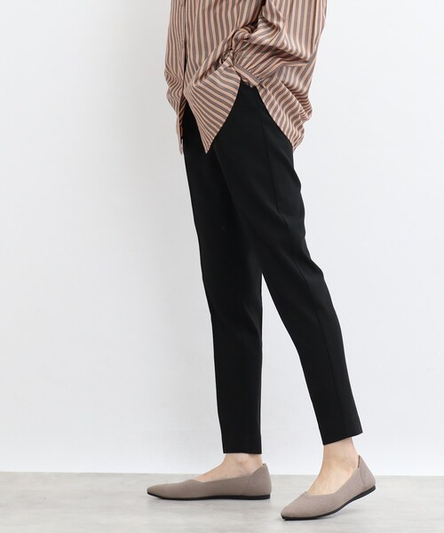 SHOO・LA・RUE（シューラルー）の「◆【美脚シルエット】裏面微起毛タック テーパードパンツ（その他パンツ・レディース・チャコールグレー/ブラック/ブルー/ブラウン系/ブラウン系2/ピンク系・10/02/03/01/05/04）」の15枚目の写真