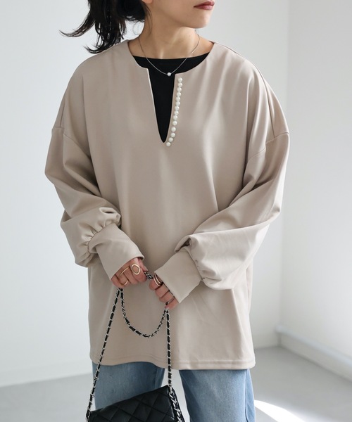 ap retro（アプレトロ）の「パール付ディープVネックプルオーバー（Tシャツ/カットソー・レディース・ブラック/グレイッシュベージュ/アイボリー・FREE）」の22枚目の写真