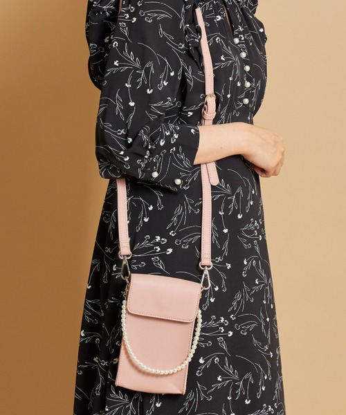 tocco closet（トッコ　クローゼット）の「２ＷＡＹパールショルダー付きミニ携帯ケース（ショルダーバッグ・レディース・ブラック/ピンク/アイボリー・FREE）」の14枚目の写真