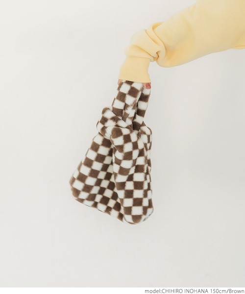 coca(coca)(コカ)の「パウダーファーmini BAG チェッカー(ハンドバッグ・レディース・ブラウン/ブラック・ONE SIZE)」の13枚目の写真