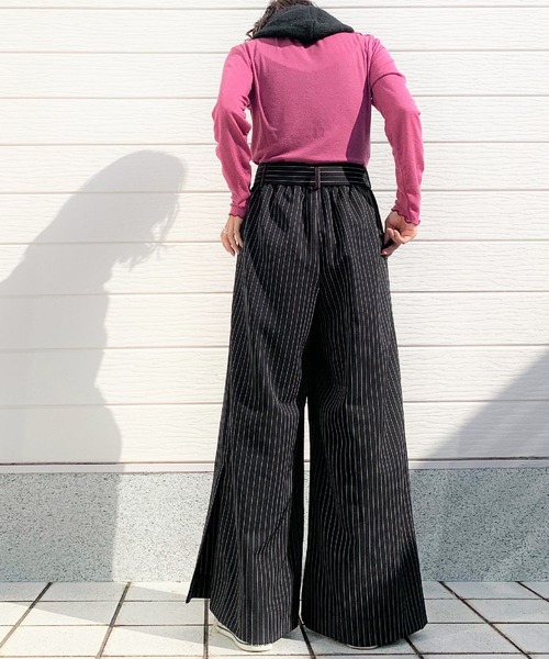 Q（キュー）の「ストライプサイドスリットワイドパンツ（その他パンツ・レディース・ブラック系その他/カーキ・MEDIUM）」の13枚目の写真