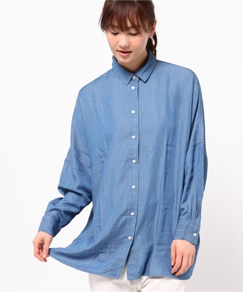earth music&ecology（アースミュージックアンドエコロジー）の「デニムビッグシャツ（シャツ/ブラウス・レディース・インディゴブルー/ライトインディゴブルー・FREE）」の2枚目の写真