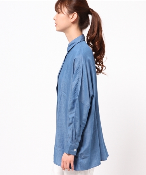 earth music&ecology（アースミュージックアンドエコロジー）の「デニムビッグシャツ（シャツ/ブラウス・レディース・インディゴブルー/ライトインディゴブルー・FREE）」の4枚目の写真