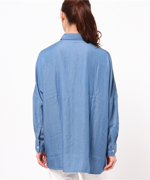 earth music&ecology（アースミュージックアンドエコロジー）の「デニムビッグシャツ（シャツ/ブラウス・レディース・インディゴブルー/ライトインディゴブルー・FREE）」の5枚目の写真