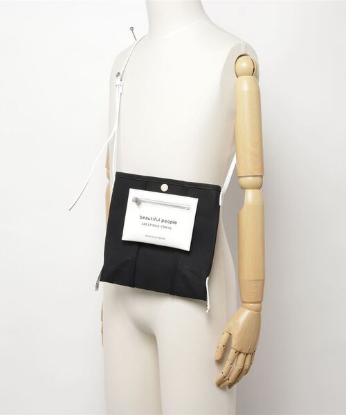 beautiful people（ビューティフルピープル）の「beautiful people lining logo pocket mini shoulder bag 7325611967（ショルダーバッグ・レディース・ブラック/グレー/オフホワイト・FREE）」の11枚目の写真