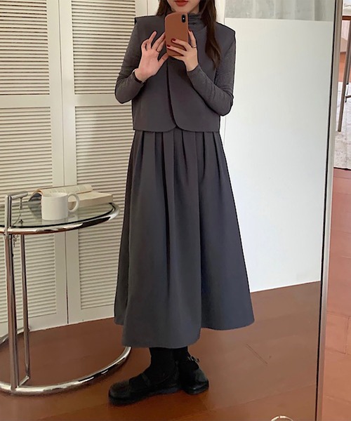 LYEON(リヨン)の「タックフレアロングスカート(スカート・レディース・ブラック/グレー・FREE)」の11枚目の写真
