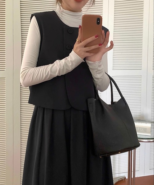 LYEON(リヨン)の「タックフレアロングスカート(スカート・レディース・ブラック/グレー・FREE)」の4枚目の写真