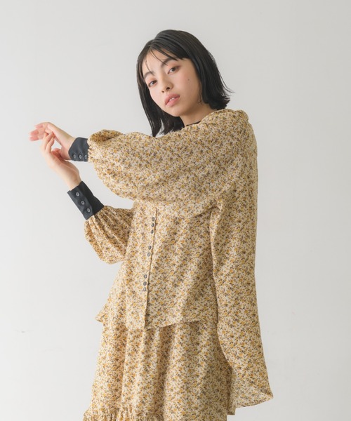 idem（イデム）の「stand collar flower blouse/小花柄スタンドカラーブラウス（シャツ/ブラウス・レディース・ベージュ/ブラック・FREE）」の18枚目の写真