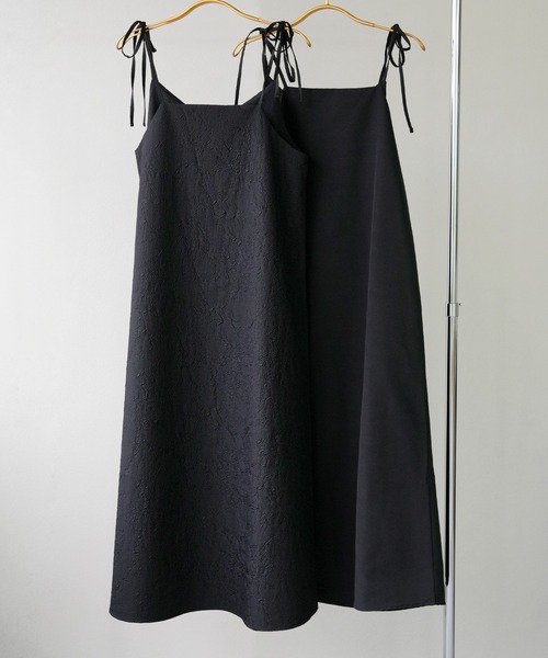 IAMUSE（アイアミューズ）の「【1枚で2シーンの装い。】前後2WAY肩紐リボンキャミワンピース/ふくれジャガード/無地 S0911【IAMUSE】（ワンピース・レディース・ブラック/ブラック系その他・FREE）」の19枚目の写真