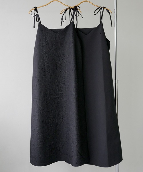 IAMUSE（アイアミューズ）の「【1枚で2シーンの装い。】前後2WAY肩紐リボンキャミワンピース/ふくれジャガード/無地 S0911【IAMUSE】（ワンピース・レディース・ブラック/ブラック系その他・FREE）」の20枚目の写真