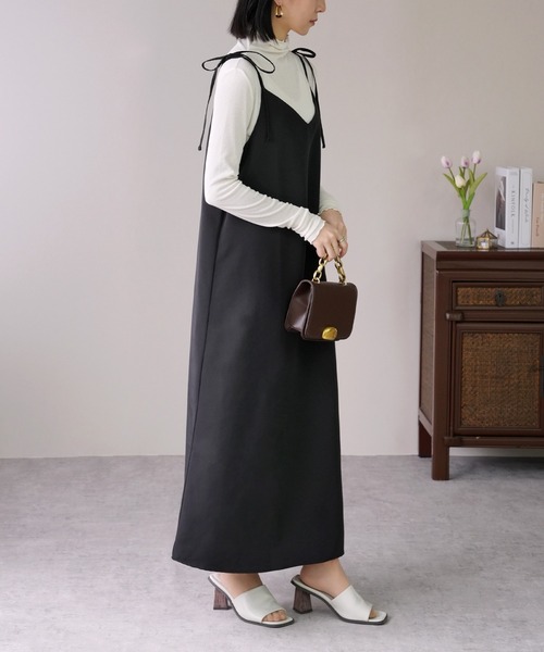 IAMUSE（アイアミューズ）の「【1枚で2シーンの装い。】前後2WAY肩紐リボンキャミワンピース/ふくれジャガード/無地 S0911【IAMUSE】（ワンピース・レディース・ブラック/ブラック系その他・FREE）」の4枚目の写真